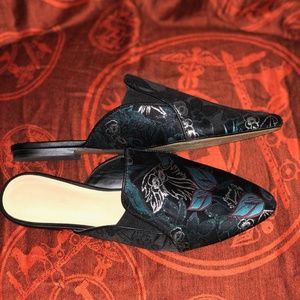 SAKS FIFTH AVENUE MULES SHOES SIZE 9! GREAT BUY!